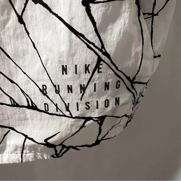 Nike Windrunner Track Running Jacket White / Black Medium Packable - Picture 5 of 11